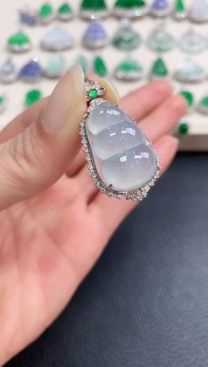 【闪购商品】翡翠吊坠(不含链)18K金镶嵌b109       