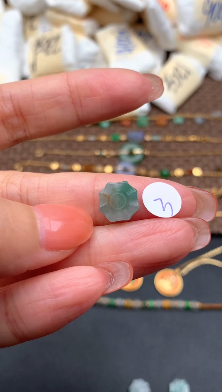 未镶嵌挂件翡翠1