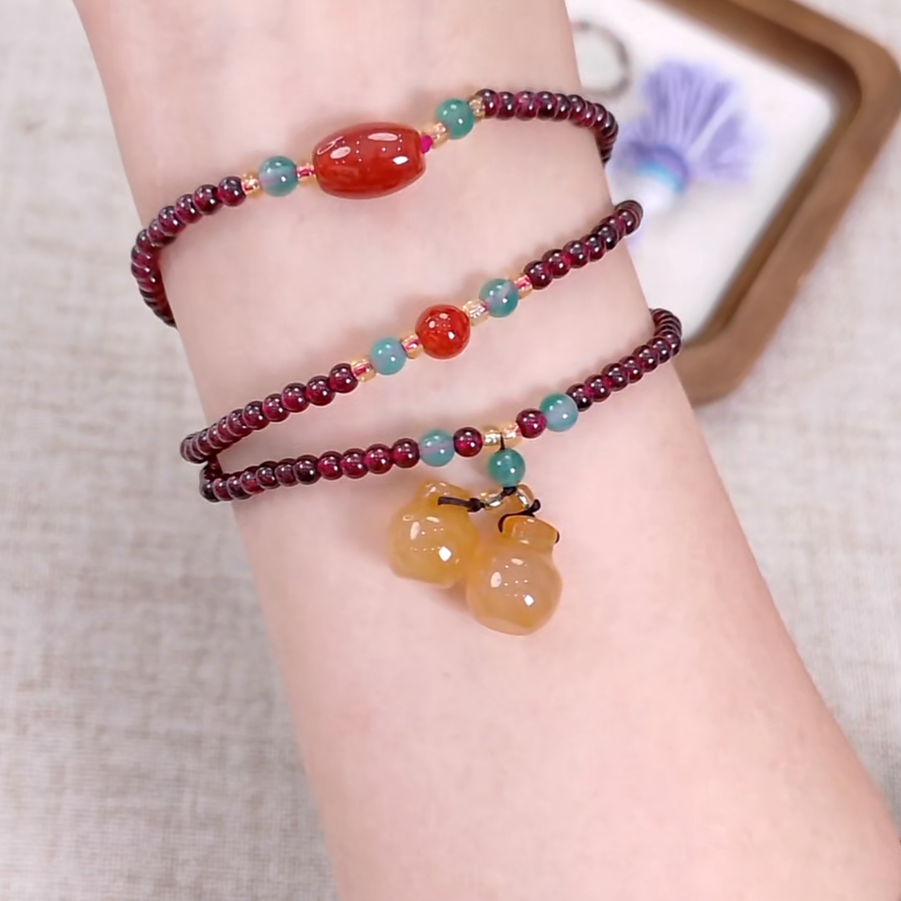 天然紫牙乌石榴石双圈手串