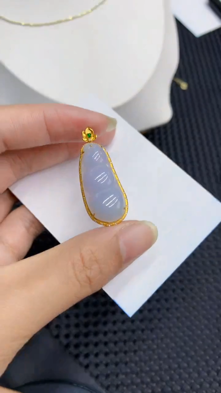 【闪购商品】翡翠颈饰18K金镶嵌            8