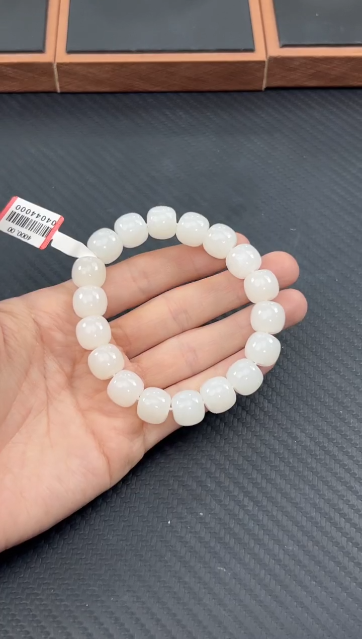 手串未镶嵌和田玉天泰微色差卡12手串M