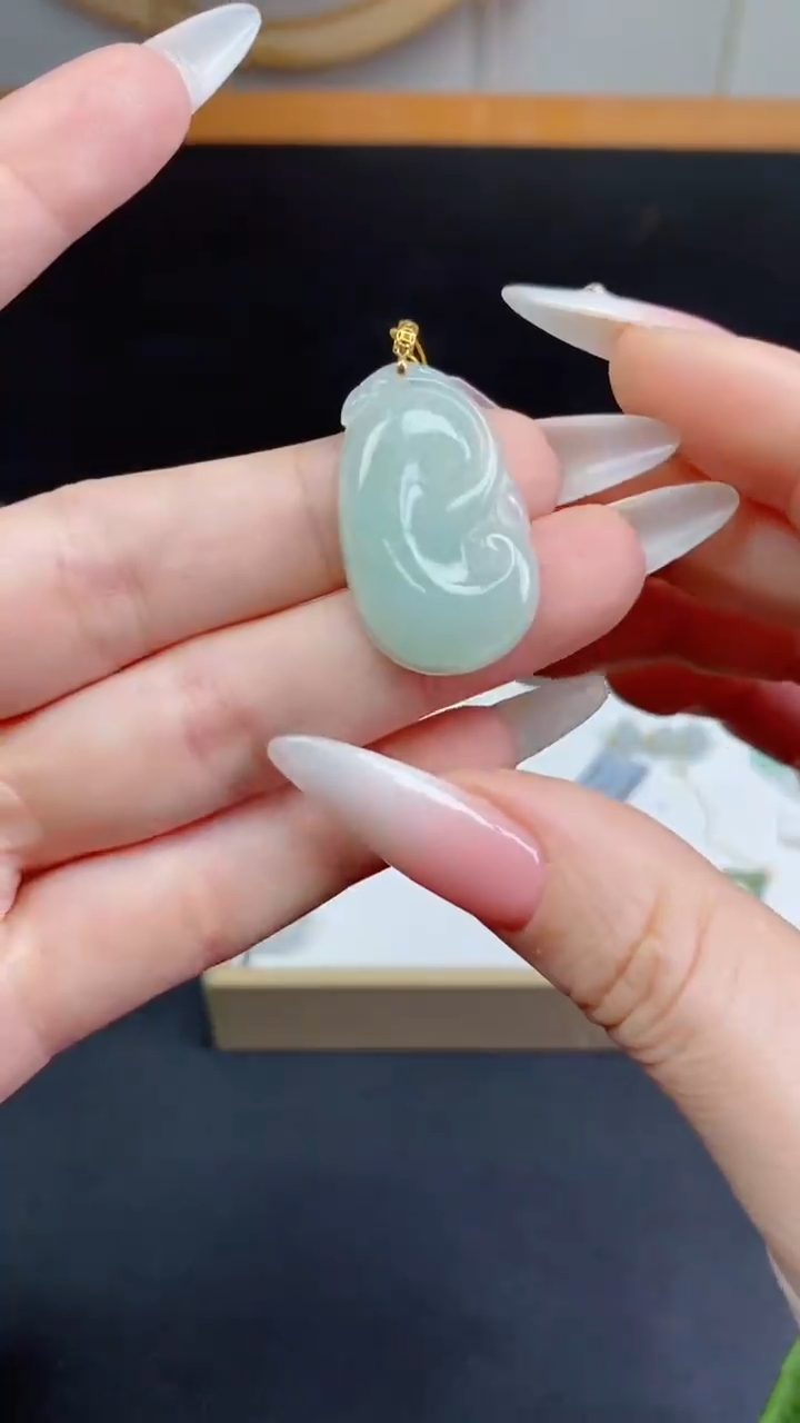 【闪购商品】翡翠挂件18K金镶嵌如意多人@@CMT1336-1