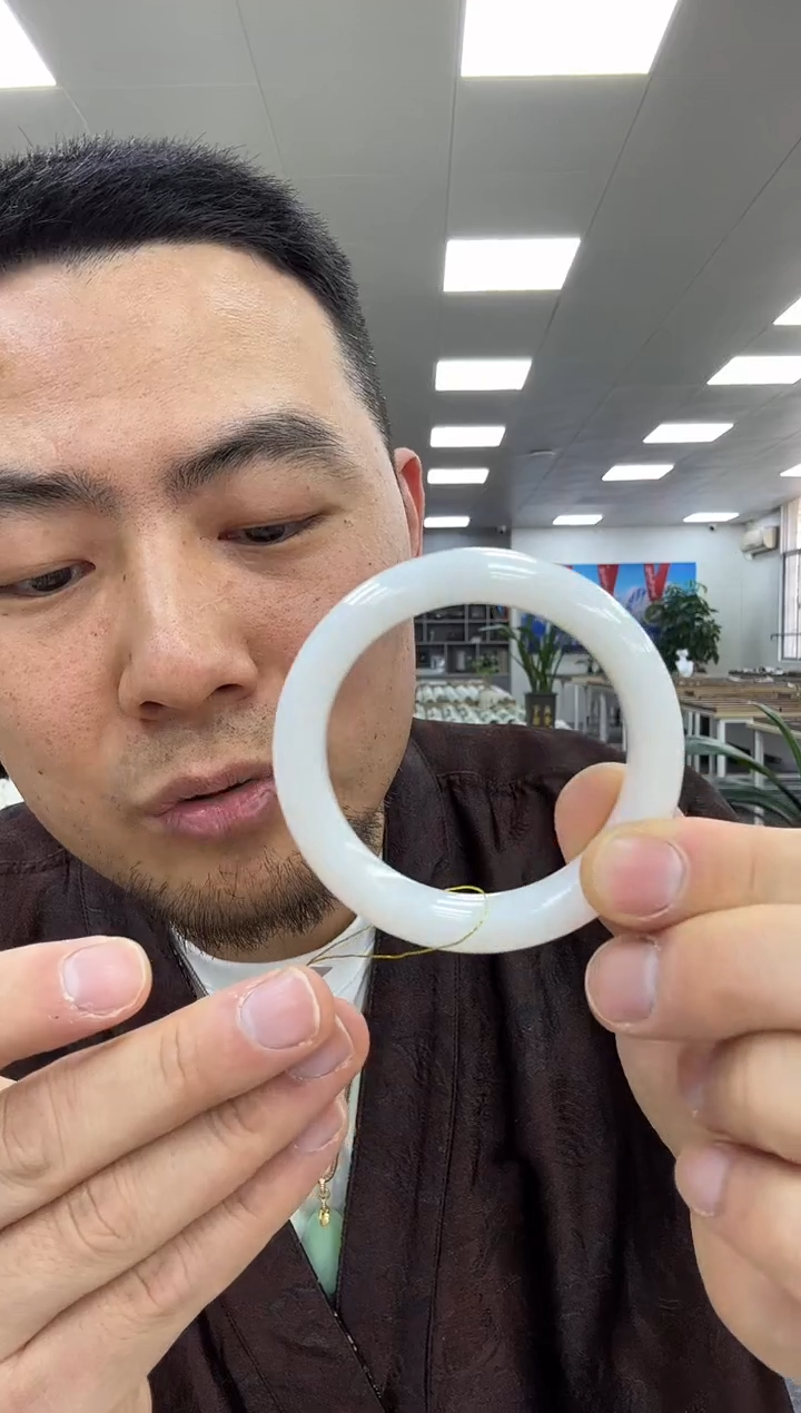 【闪购商品】和田玉手镯未镶嵌50  059