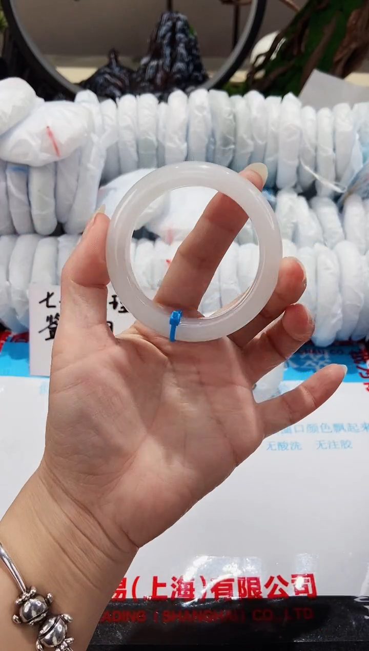 【闪购商品】石英质玉手镯未镶嵌24-49