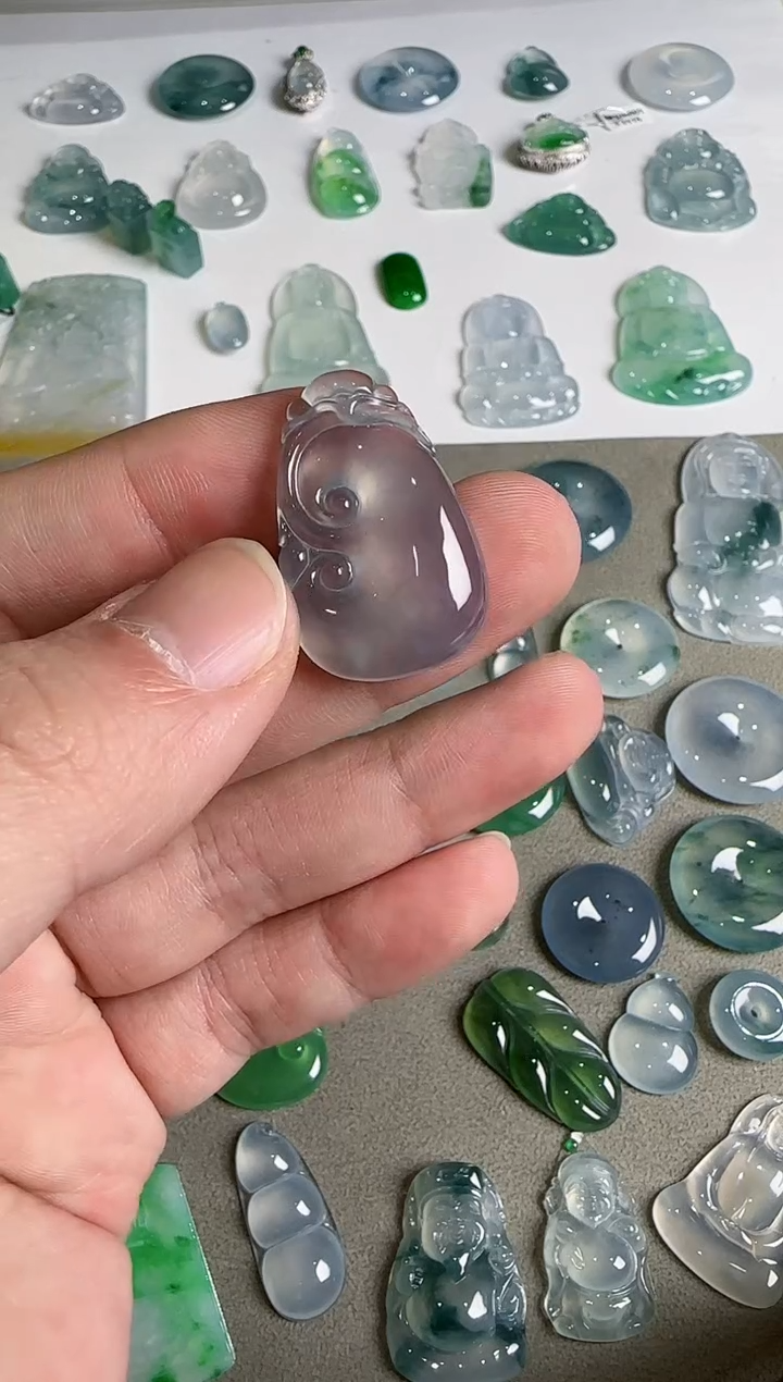 吊坠(不含链)未镶嵌翡翠.