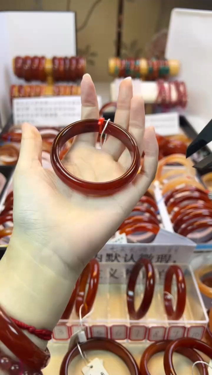 【闪购商品】玛瑙/玉髓手镯未镶嵌【默认微瑕】54圈口