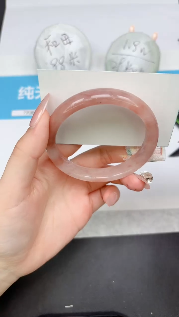 【闪购商品】石英质玉手镯未镶嵌89-61.5