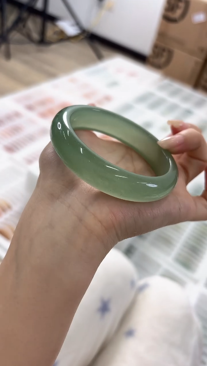 未镶嵌手镯石英质玉110-57D