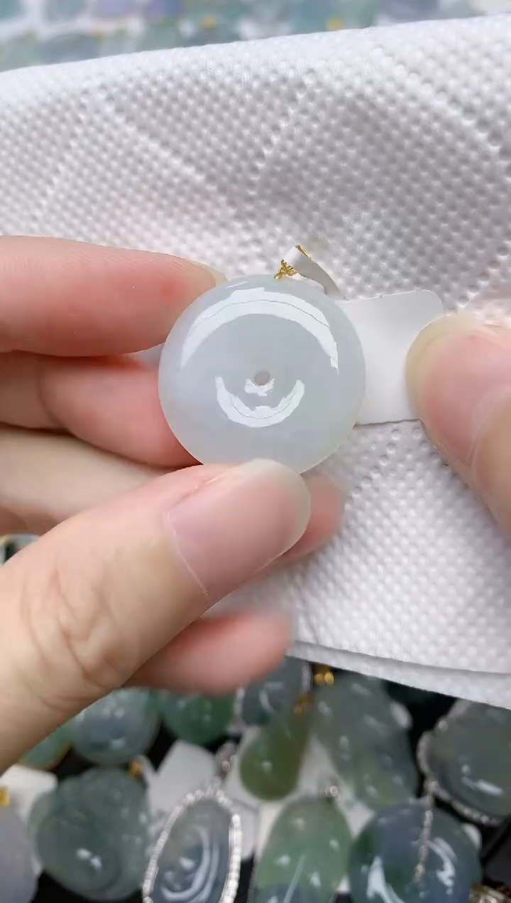 翡翠18K金镶嵌颈饰天然A货翡翠