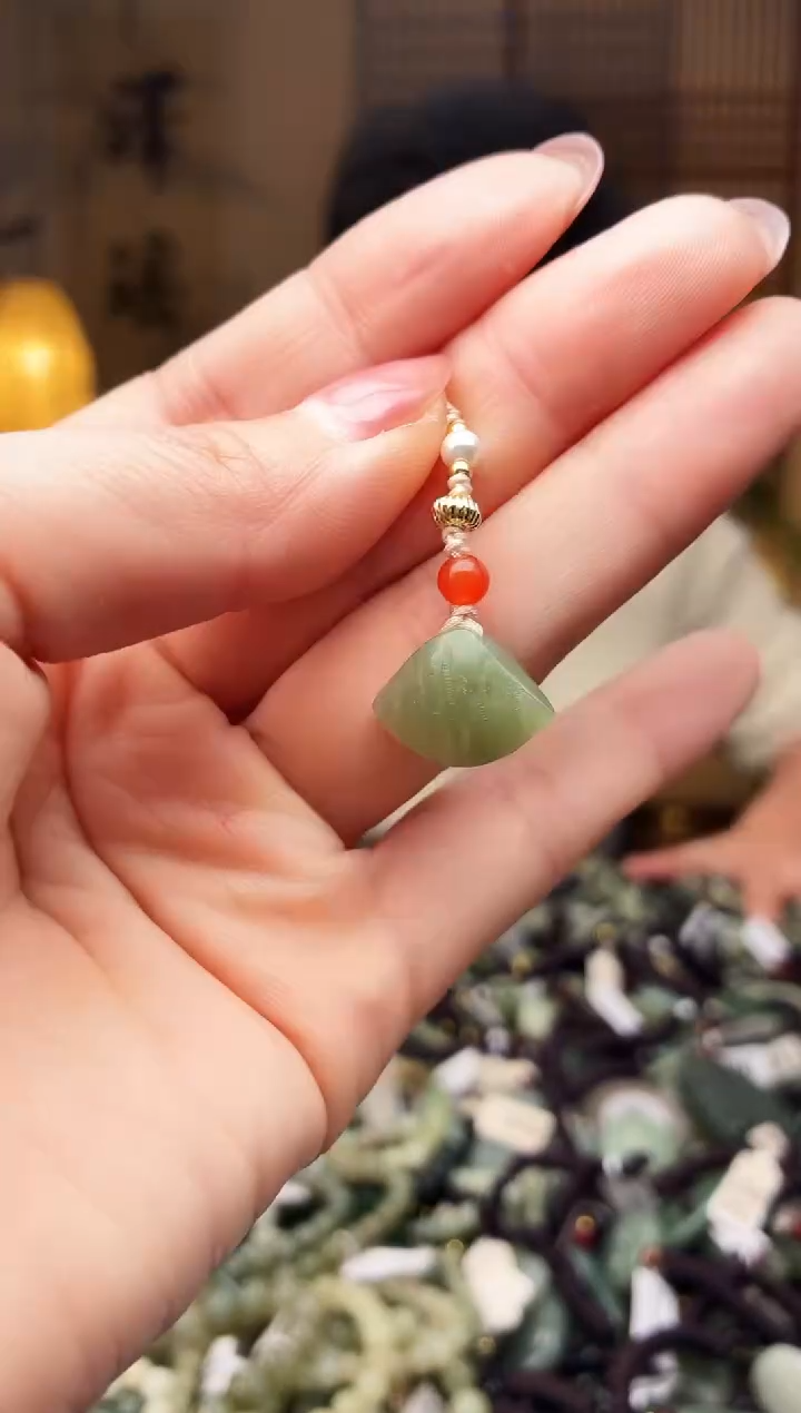 颈饰未镶嵌和田玉多样性发货，拍一发一