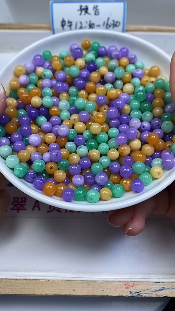 未镶嵌散珠石英质玉E194 三彩玉6mm30颗5.8元