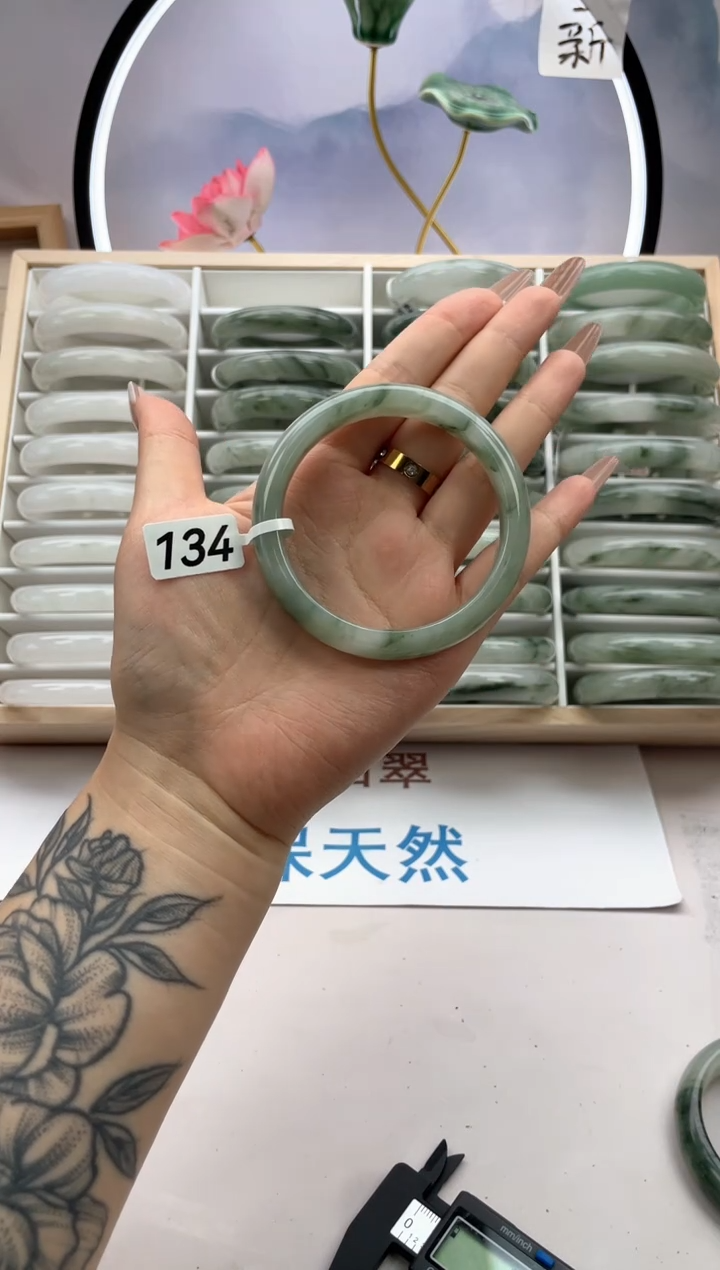 未镶嵌手镯石英质玉134