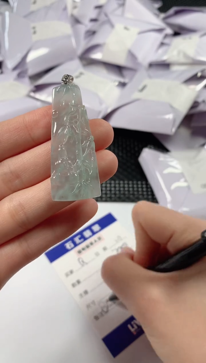 【闪购商品】翡翠颈饰18K金镶嵌11111111