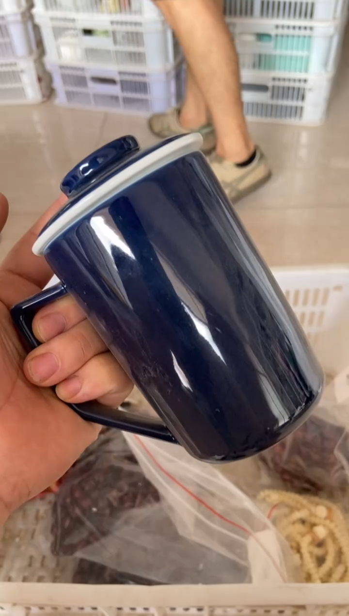 摆件摄影的产品有使用过的痕迹有点脏介意勿拍