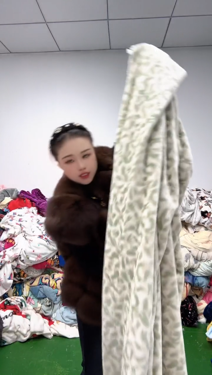 法兰绒2.4x1.8材质面料尺寸以主播介绍为准