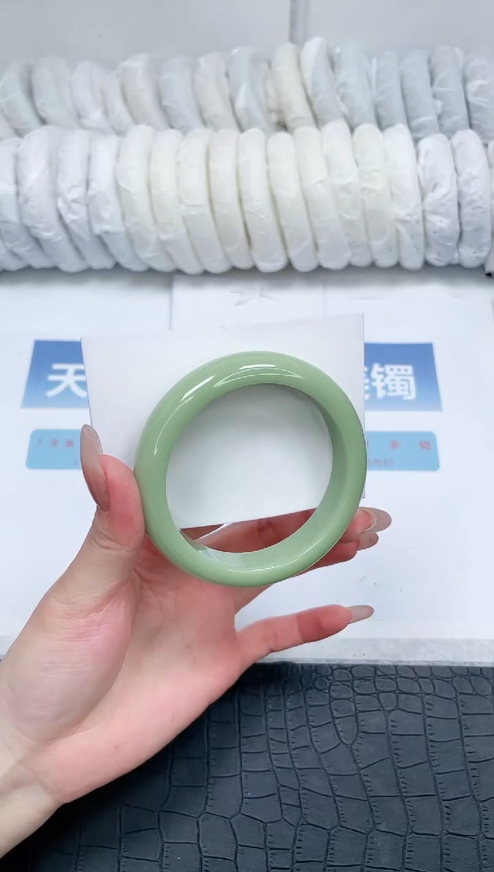 【闪购商品】石英质玉未镶嵌手镯N23-60