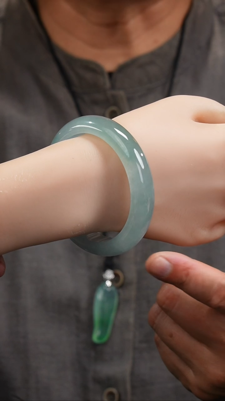 【闪购商品】翡翠手镯未镶嵌567·