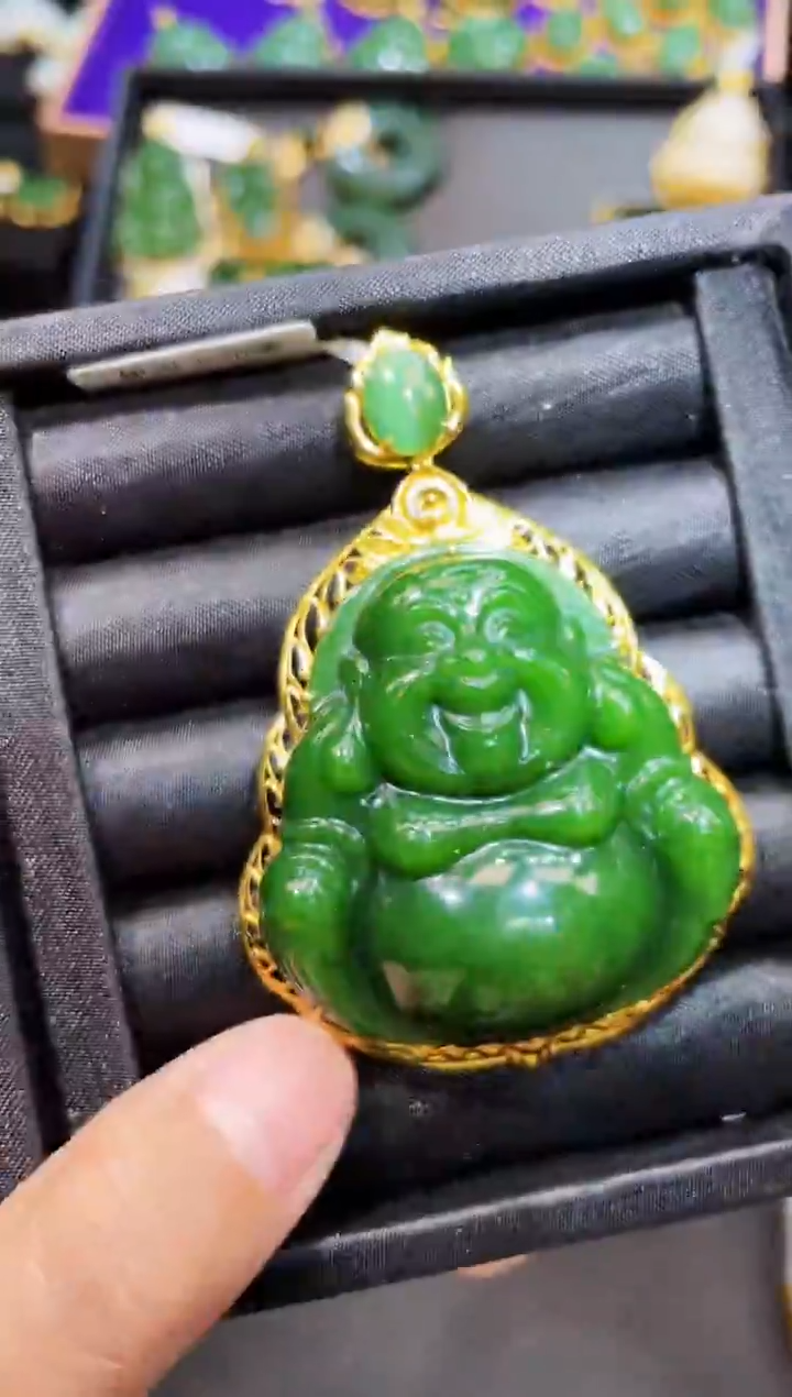 和田玉18K金镶嵌吊坠(赠链)50MM 多样性发一