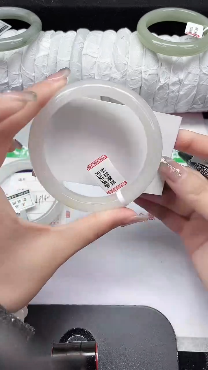 未镶嵌手镯石英质玉140-62/63