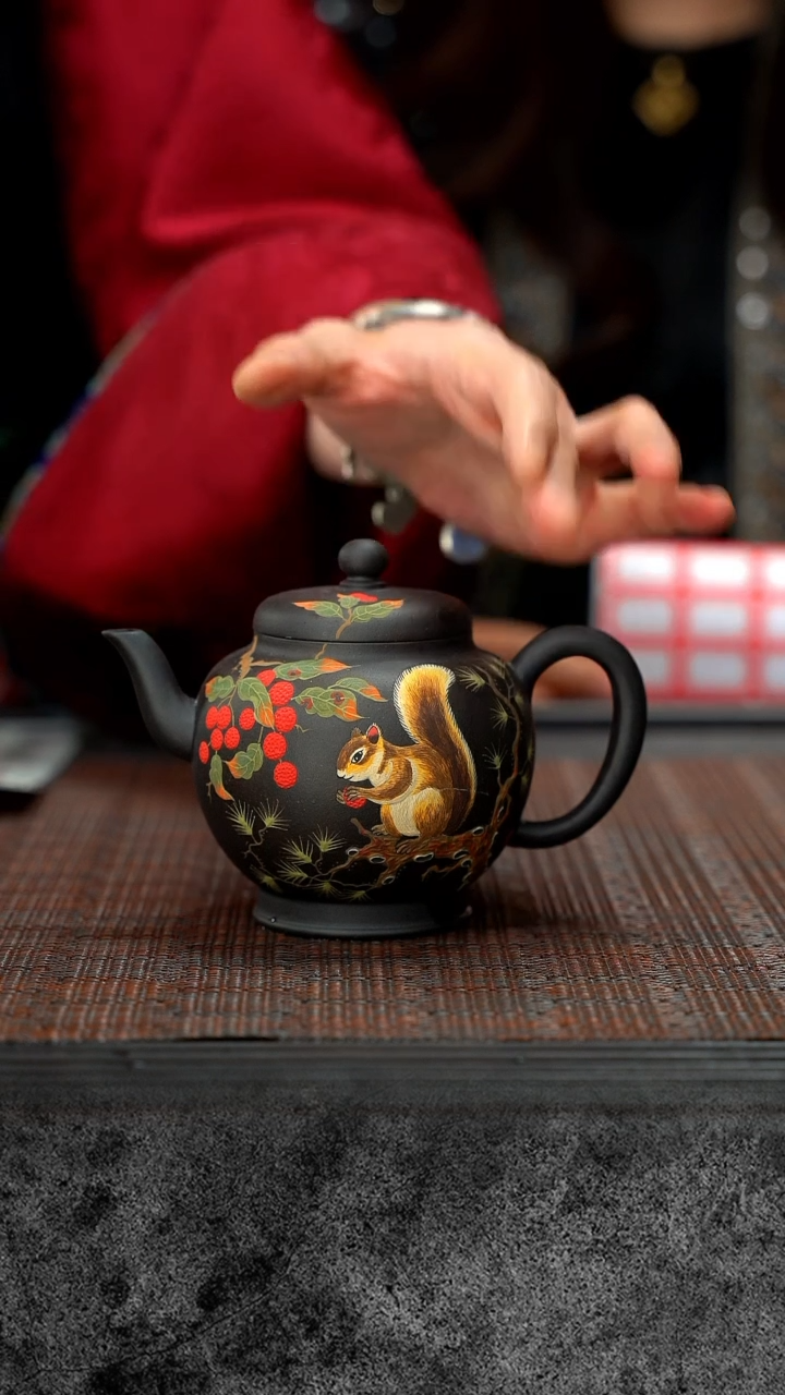 【闪购商品】紫砂茶壶黑墩头 松鼠 宫灯 QMJ