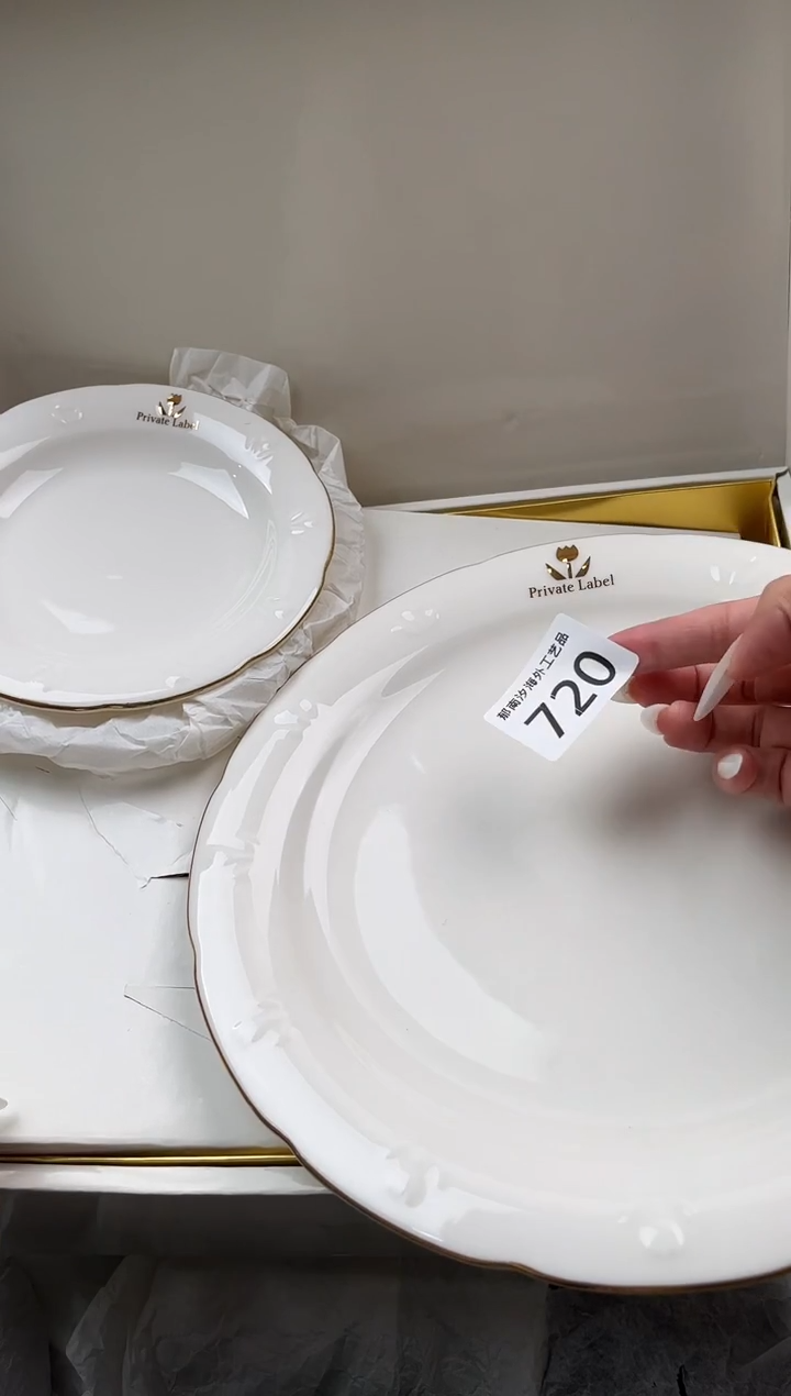 M****-F          720