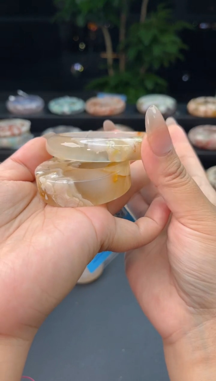 【闪购商品】石英质玉手镯未镶嵌赠送镯心（圈口55