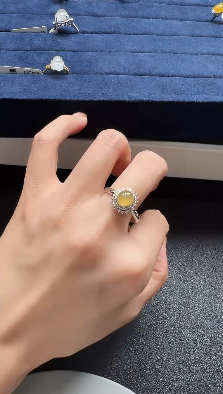 18K金镶嵌戒指翡翠KHY1107-041