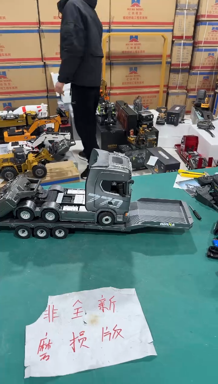 非全新斯堪尼亚770拖头+拖挂 灰色套装