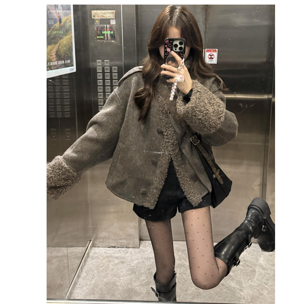 摩登腔调 韩系羊羔毛短款外套2025秋冬新款拼接通勤保暖大衣女