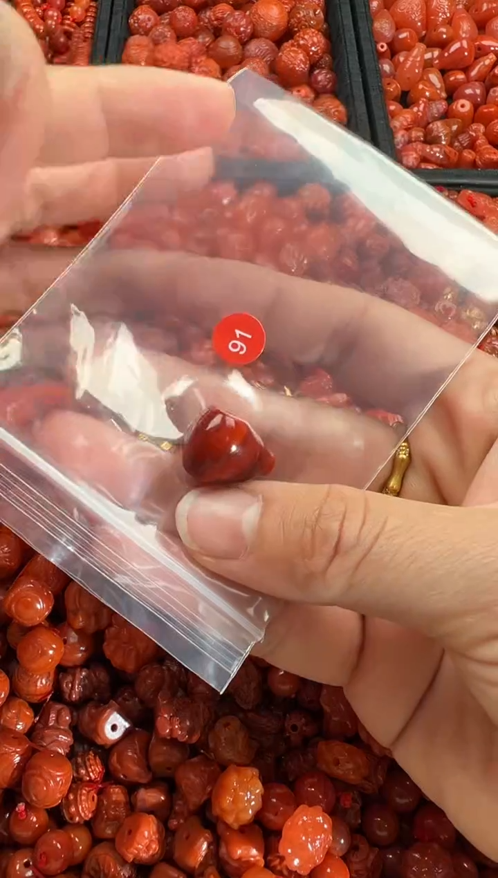 【闪购商品】南红玛瑙颈饰未镶嵌1