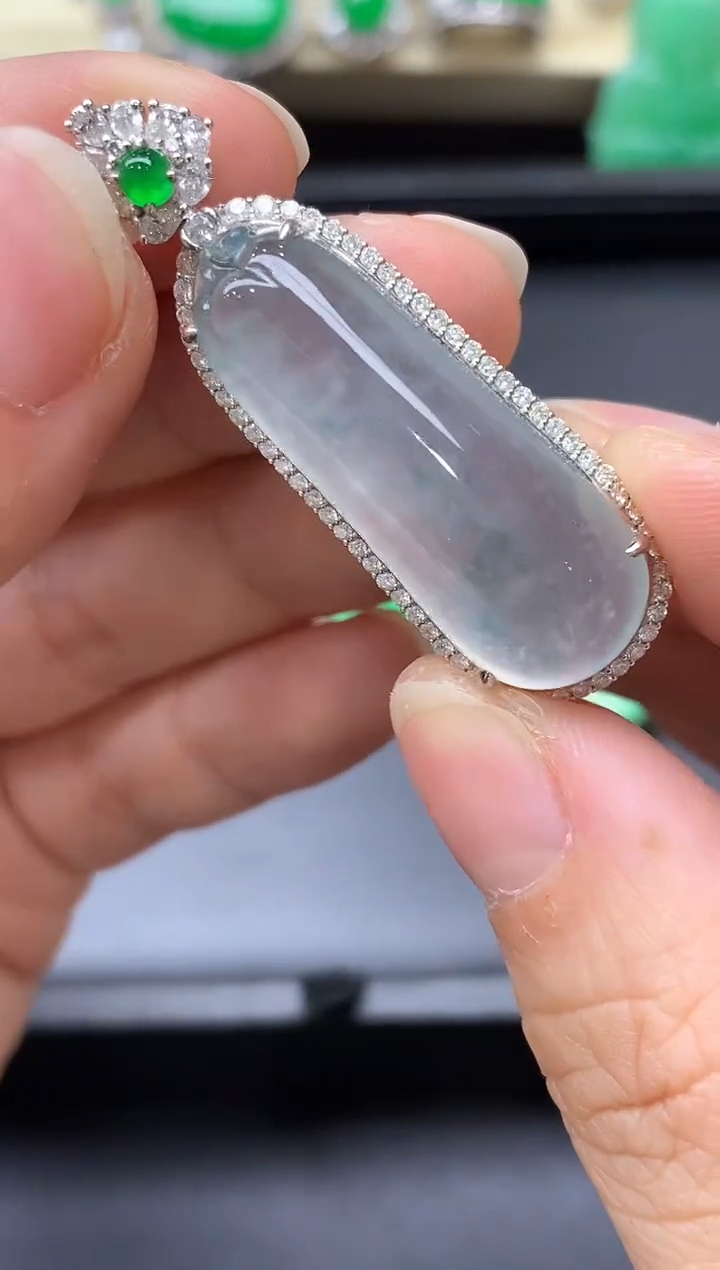 颈饰18K金镶嵌翡翠769-中国好珍宝