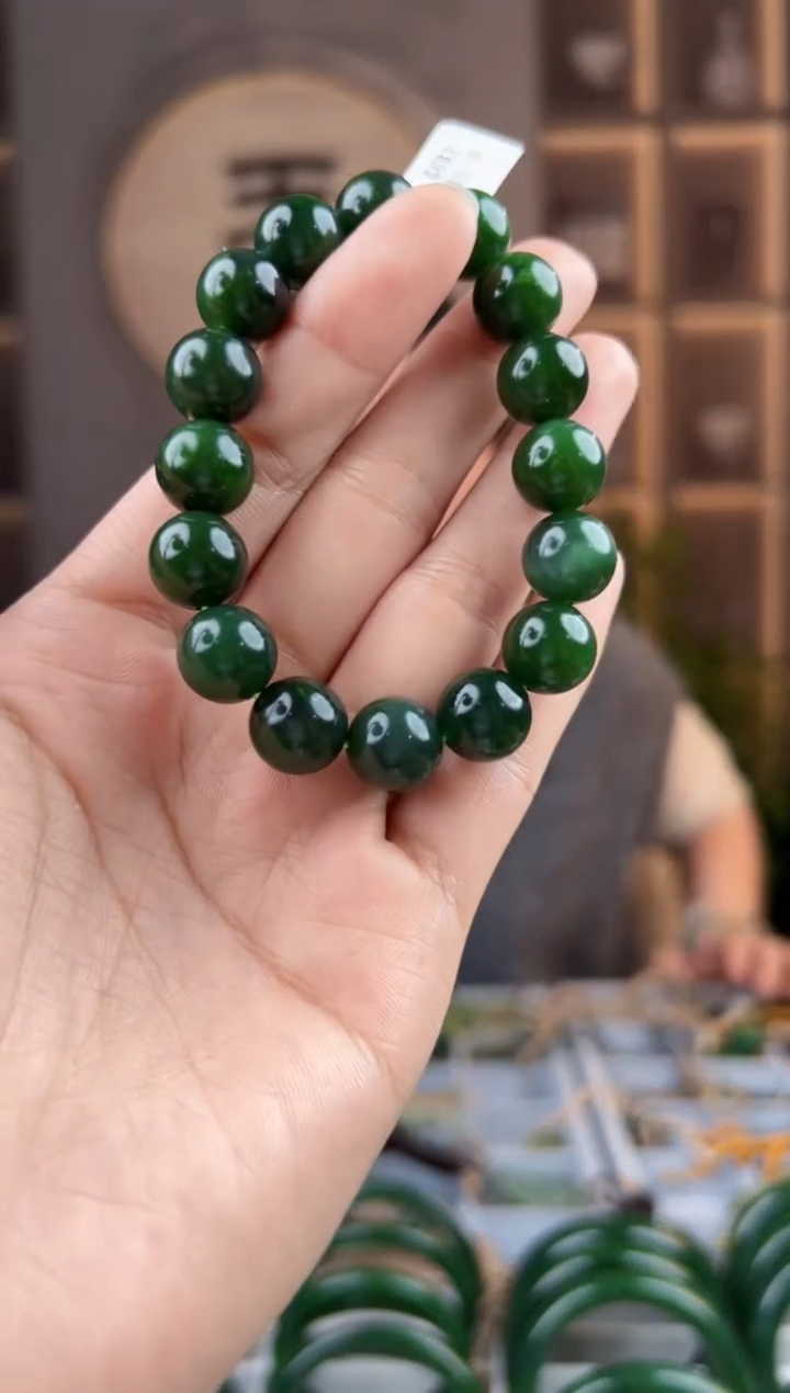 颈饰未镶嵌和田玉拍一发一，拍一发一