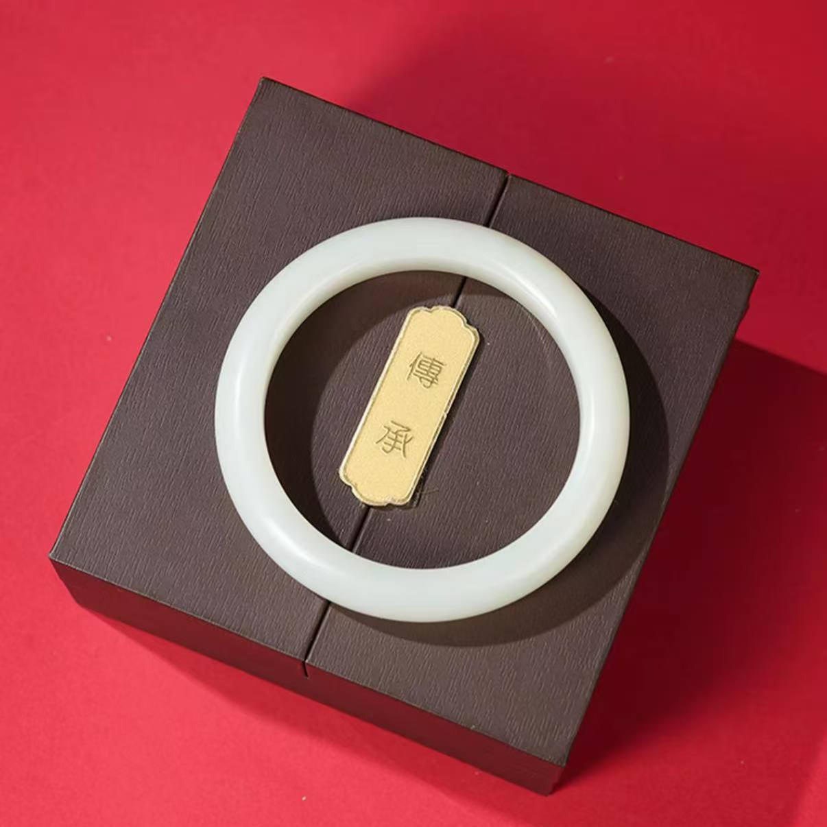 【艳玉专属】新疆料 和田玉蜂蜜水晴水色系正圈手镯 带证书带礼盒