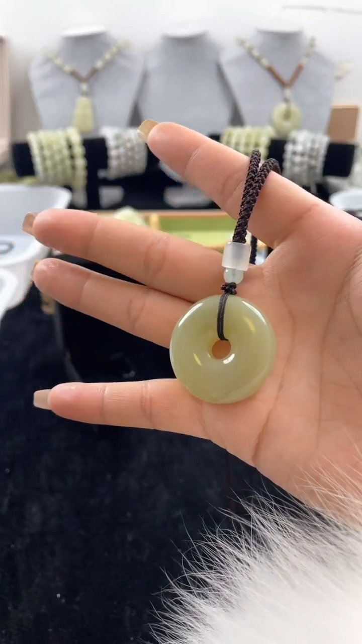 【闪购商品】和田玉吊坠(赠链)未镶嵌天然和田玉平安扣吊坠