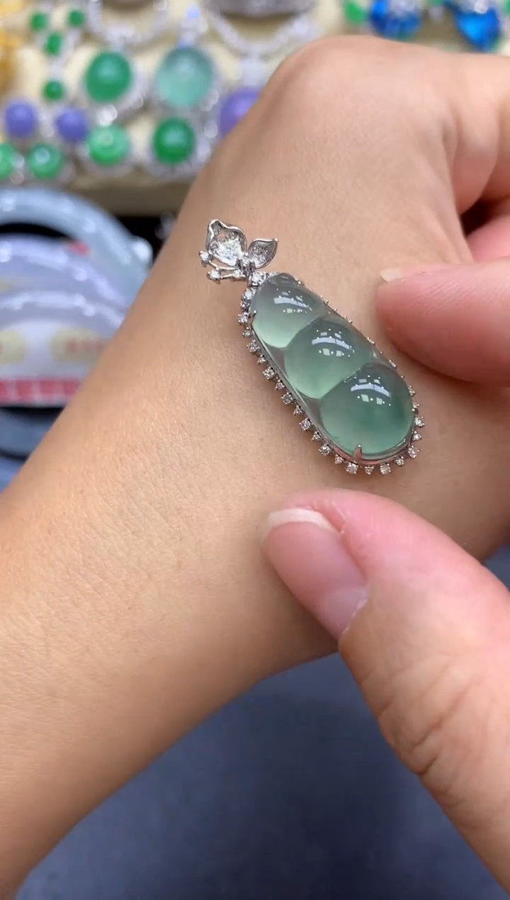 颈饰18K金镶嵌翡翠438-中国好珍宝