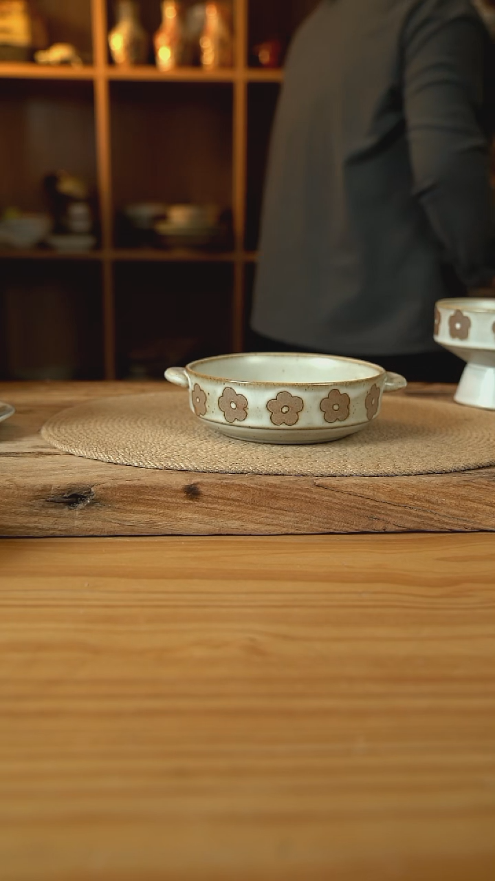 白色雕刻小花花系列的6英寸双耳小盘1个