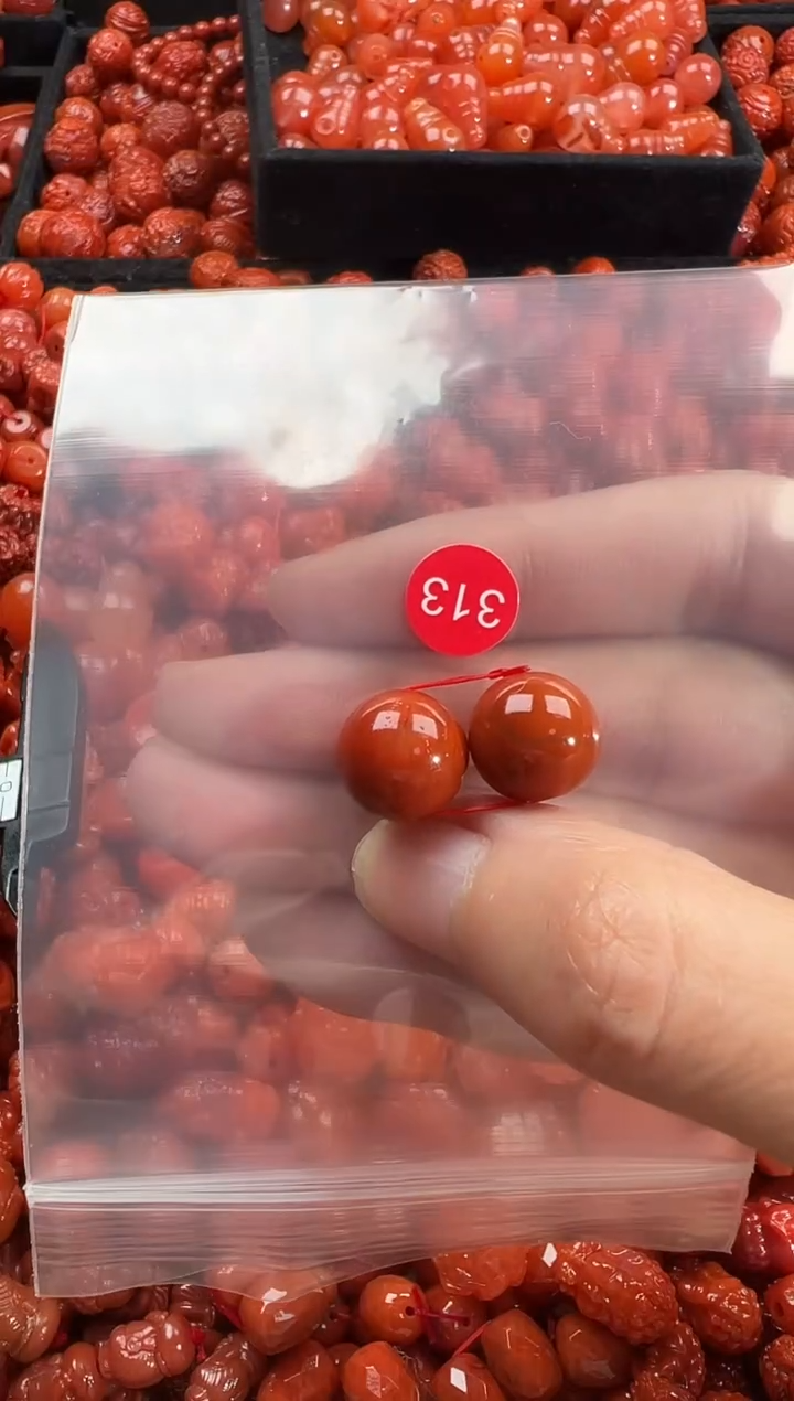 颈饰未镶嵌南红玛瑙1