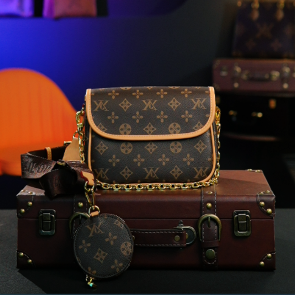 斜挎包做旧腋下可调节小方包拉链款肩包大号邮差包