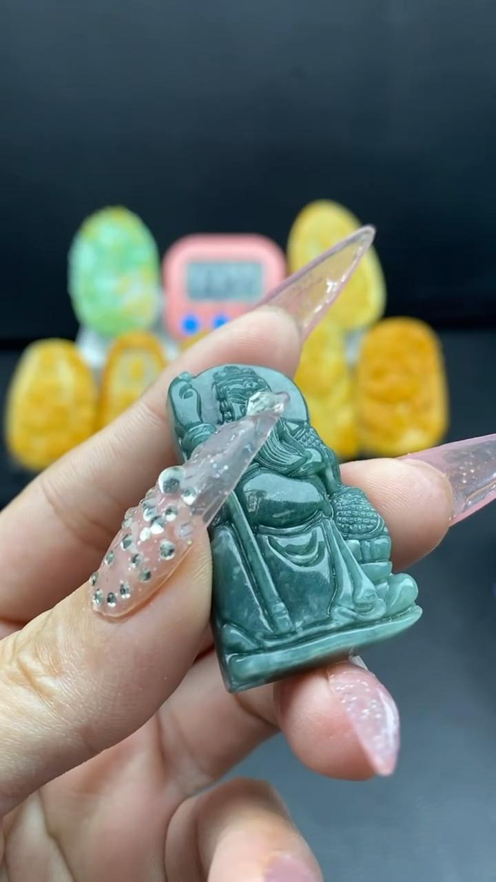 翡翠未镶嵌颈饰挂件