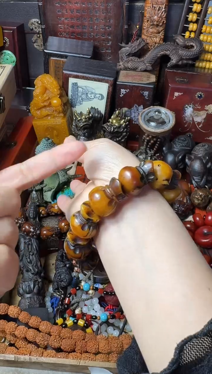 【闪购商品】蜜蜡裸石未镶嵌主播推荐：一物一拍，讲解为准！