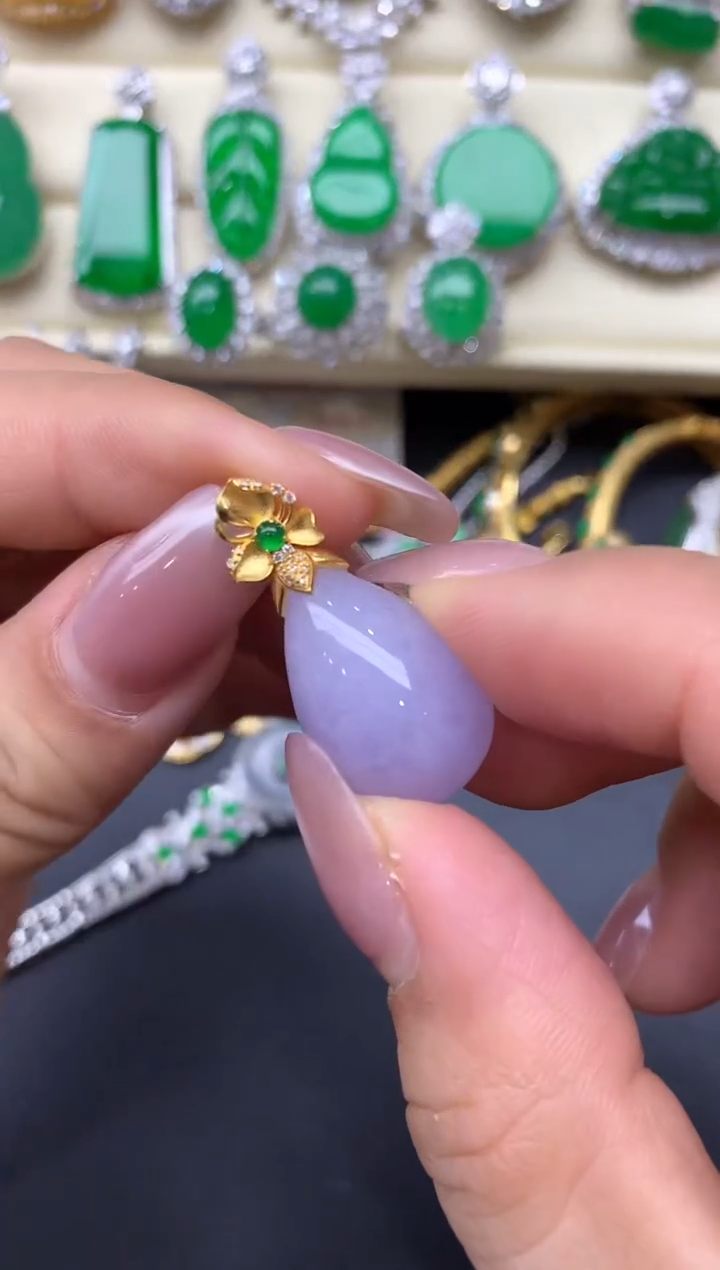 颈饰18K金镶嵌翡翠-中国好珍宝202