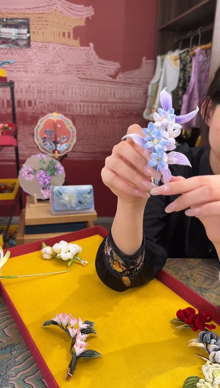 【闪购商品】刺绣非遗绒花（发饰）