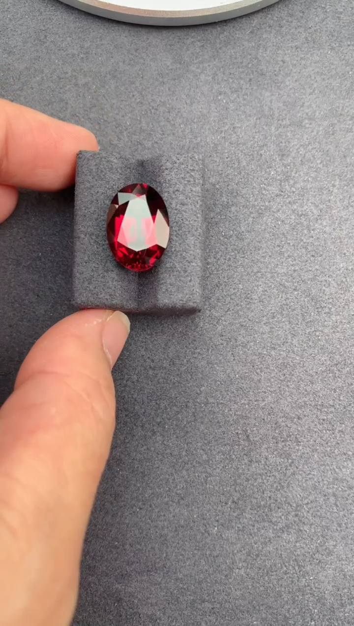 【闪购商品】石榴石裸石未镶嵌11.9ct镁铝榴石