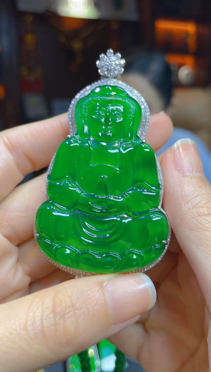 【闪购商品】翡翠颈饰18K金镶嵌117734天然A货翡翠观音