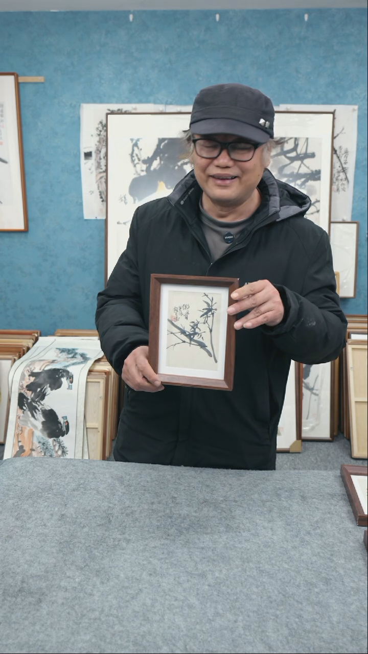 【闪购商品】国画8寸郑志超老师木质摆台