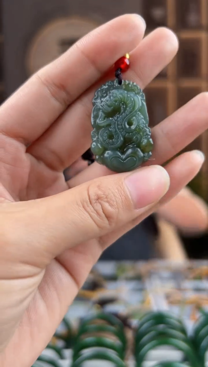 颈饰未镶嵌和田玉拍一发一，拍一发一