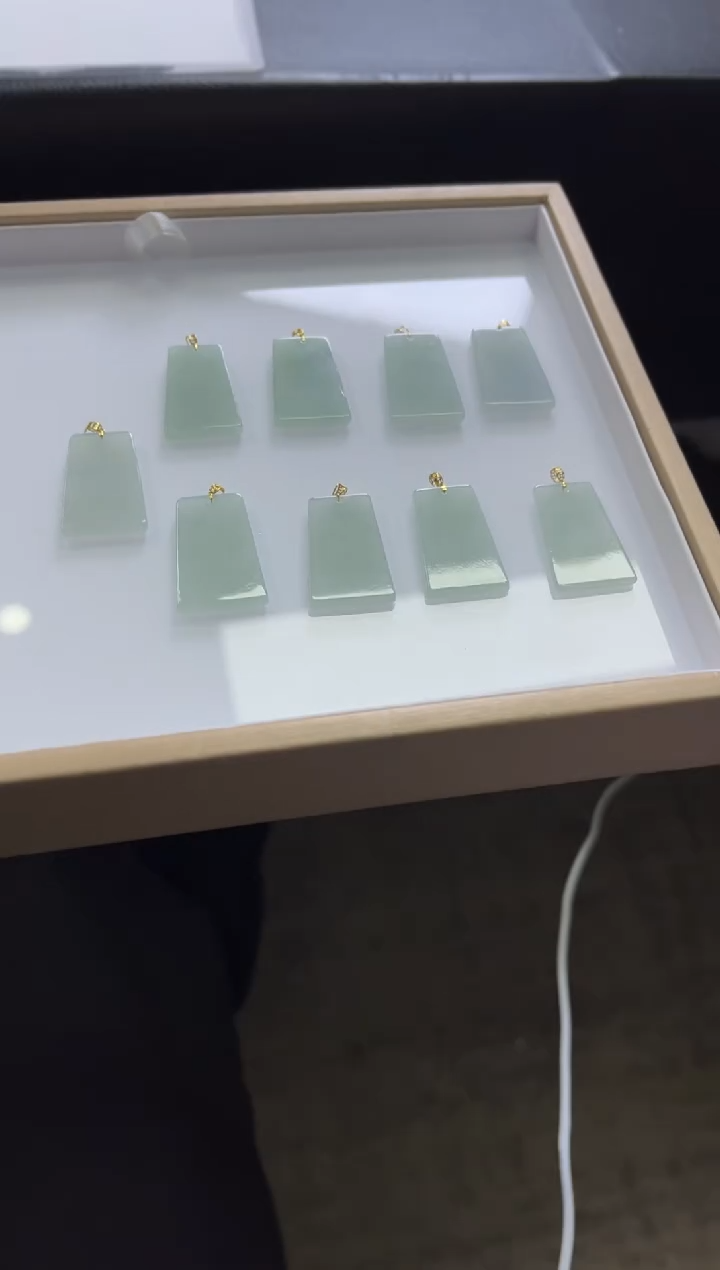 【闪购商品】翡翠颈饰18K金镶嵌M63 /多样性发一件/配绳子