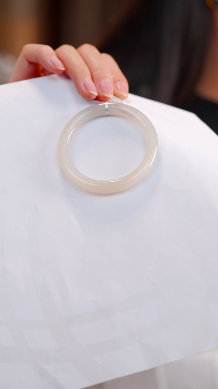 【闪购商品】和田玉手镯未镶嵌藕粉手镯