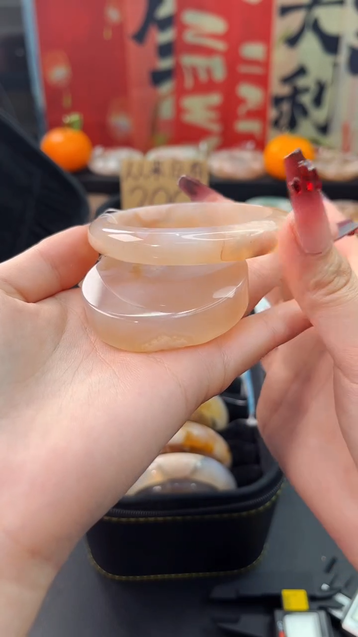 【闪购商品】石英质玉手镯未镶嵌赠送镯心（54圈口）