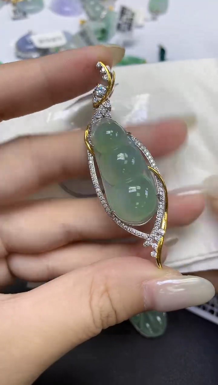 颈饰未镶嵌翡翠天然缅甸翡翠A货百元以上9元证书费自理